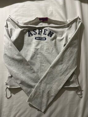 Edikted Off-Shoulder 'Aspen Ski Club' Long Sleeve Tee - White & Navy